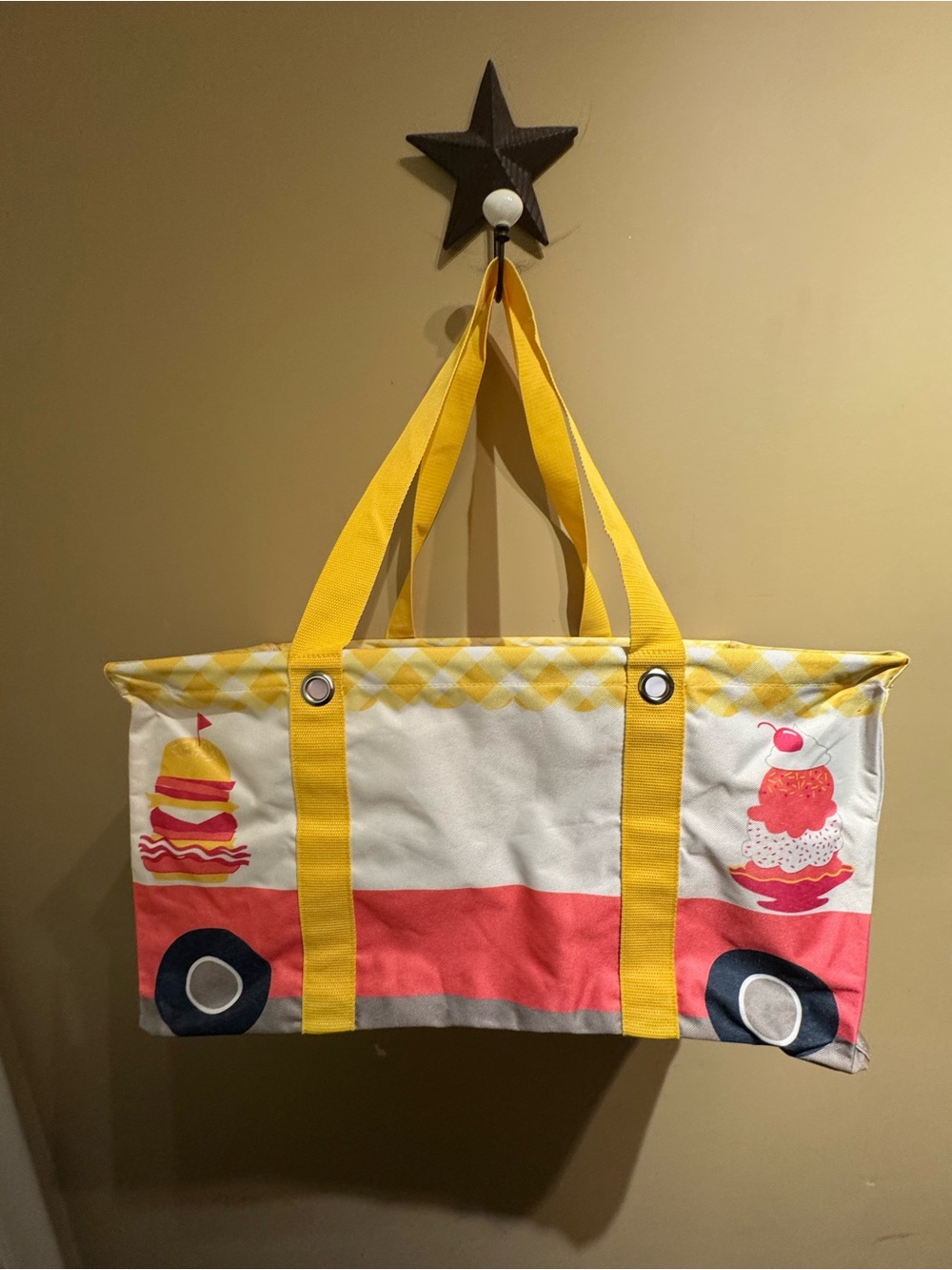 NWT Thirty-One Large Utility Tote Grillin Chillin Food Truck Yellow Gingham